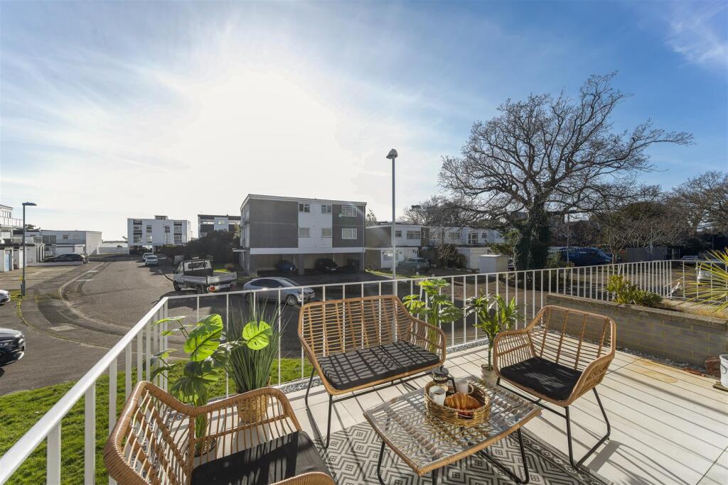 1 Dudsbury Court-19.jpg