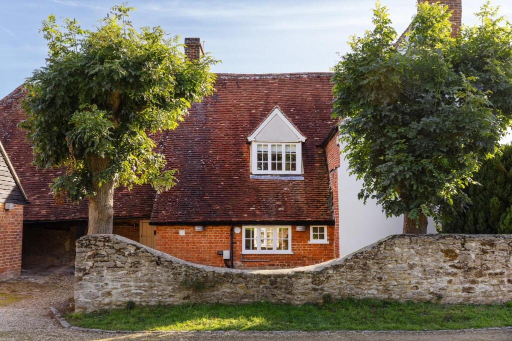 THE WALLED TERRACE.jpg