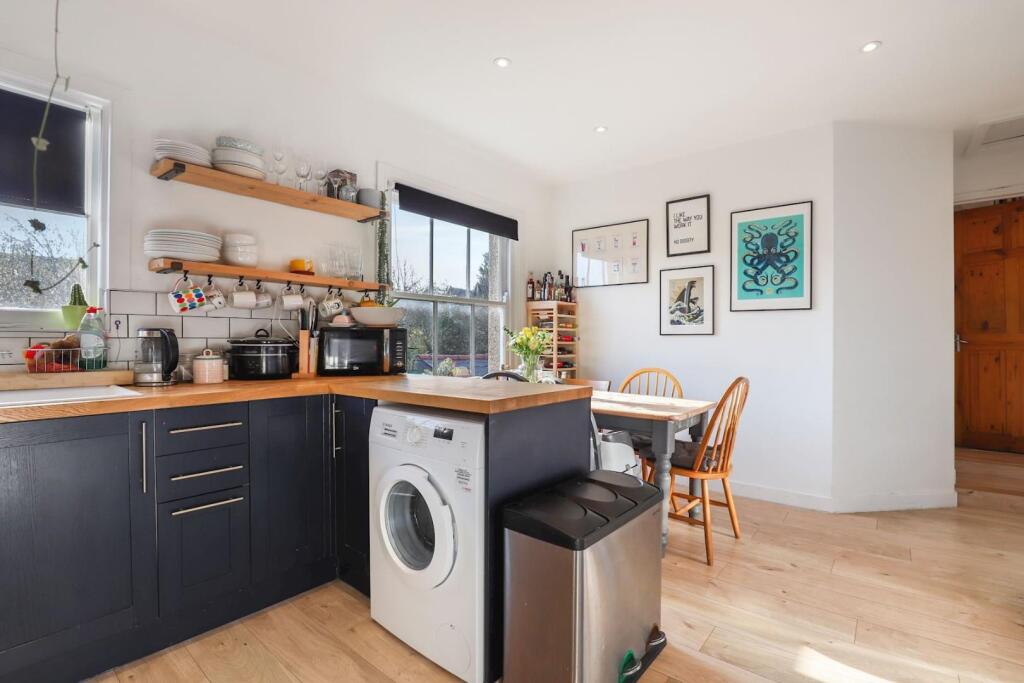 08-384eJHPropWpen - 50 Samos Road - 23 (1)-medium.