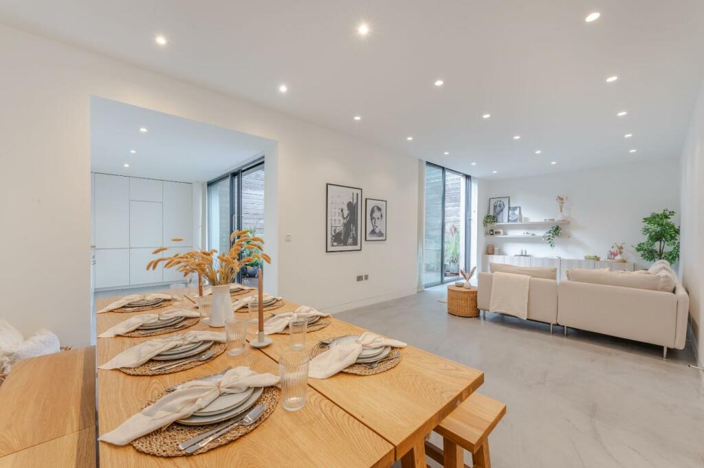 DININGROOM_RECEPTION_2.jpg