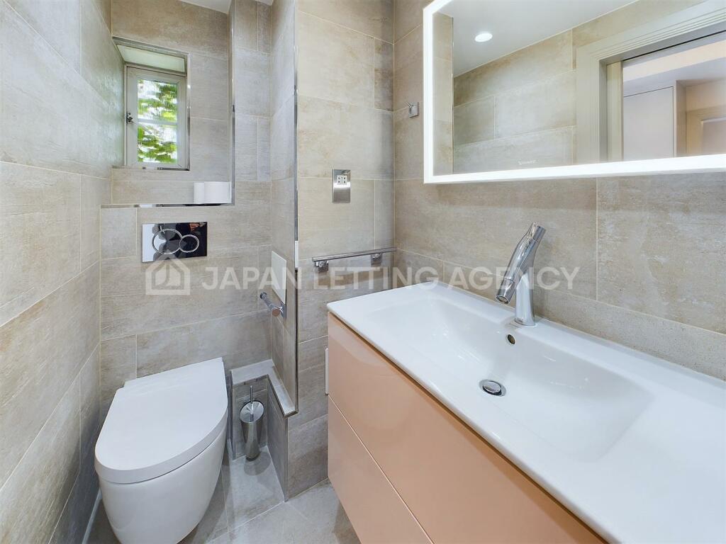 CAM02206G0-PR0093-STILL012.jpg