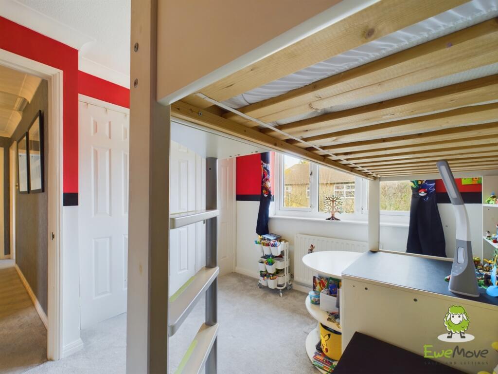 CAM03778G0-PR0171-STILL039