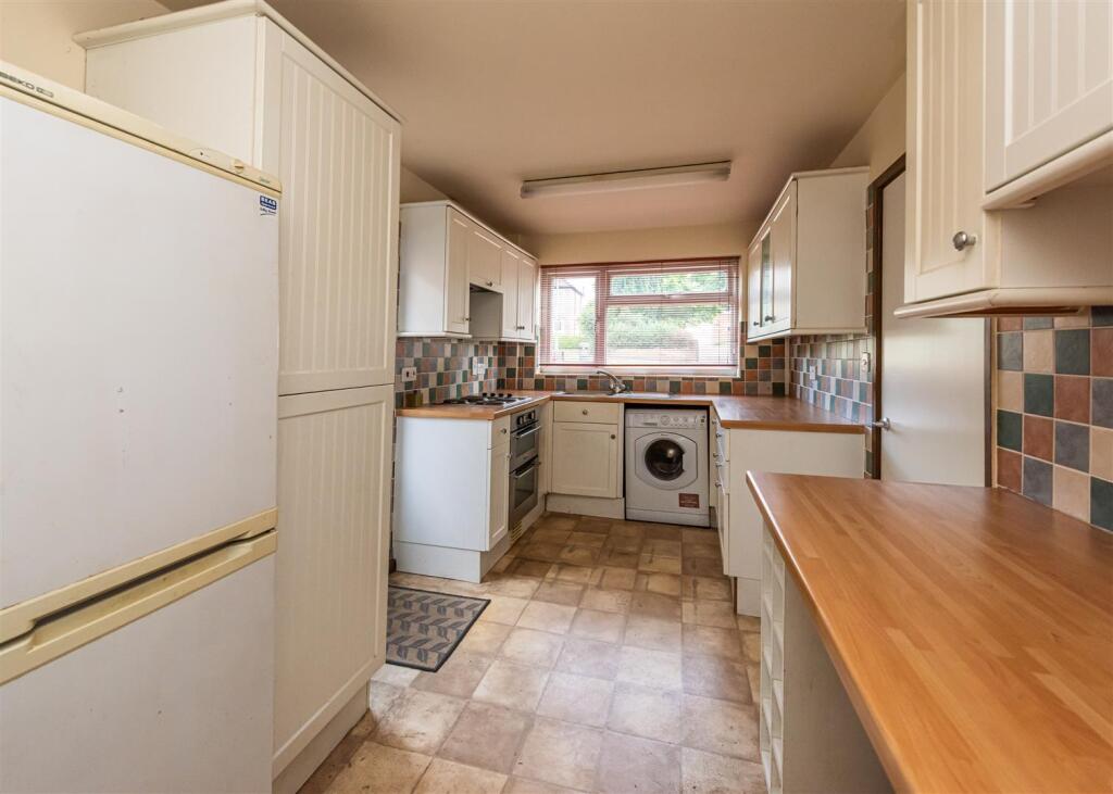 209 Common Road-Kitchen (2).jpg