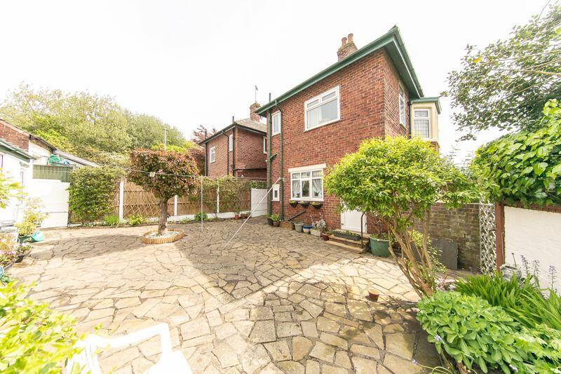 Side elevation and courtyard garden