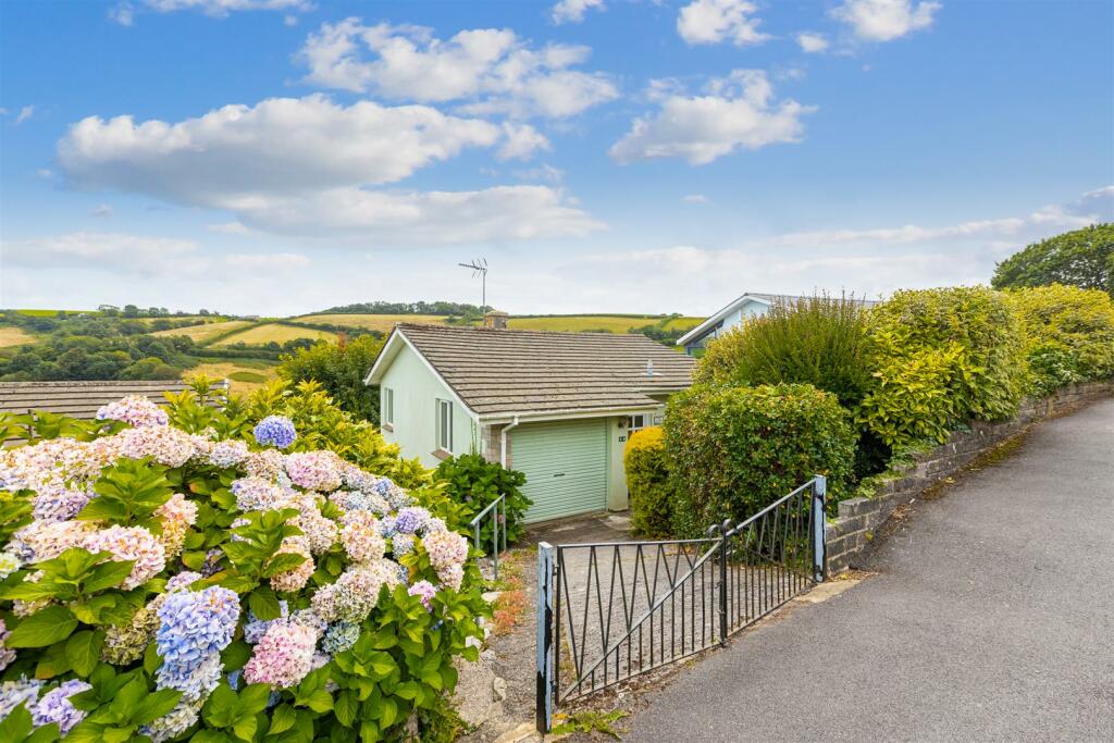 A01 - The Loft 26 Churchfields Dartmouth - 240807.