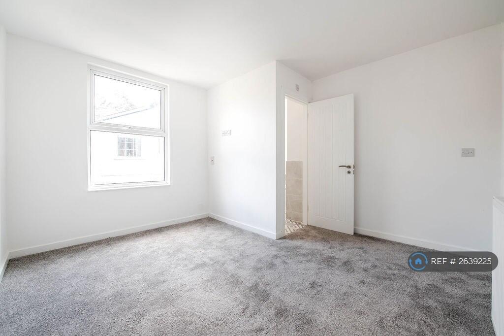 Master Bedroom With En-Suite - Now Furnished