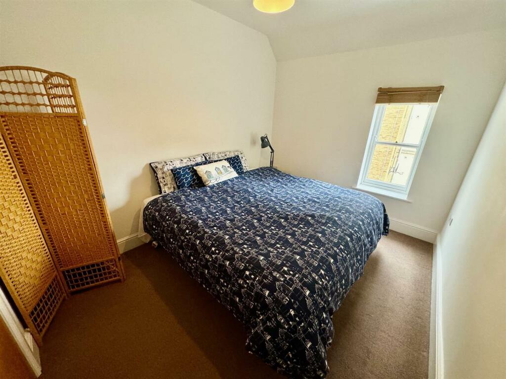 bedroom 2 2.jpg