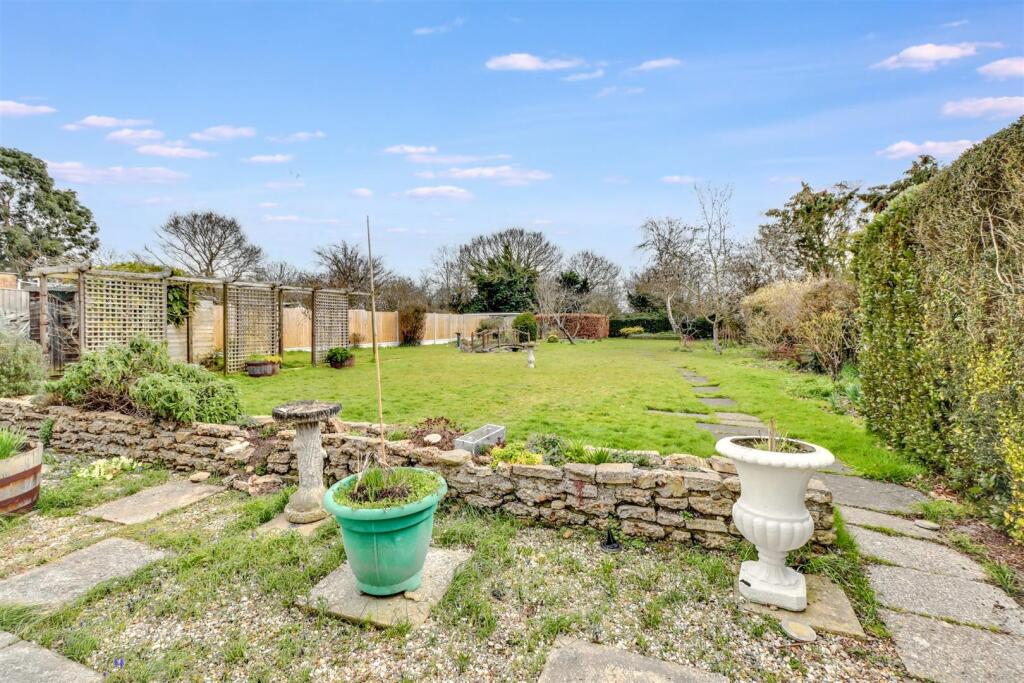 3 GLEBE ROAD WICKFORD-12.jpg