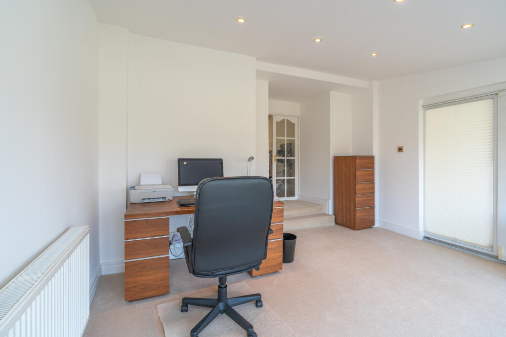 OFFICE (3).jpg