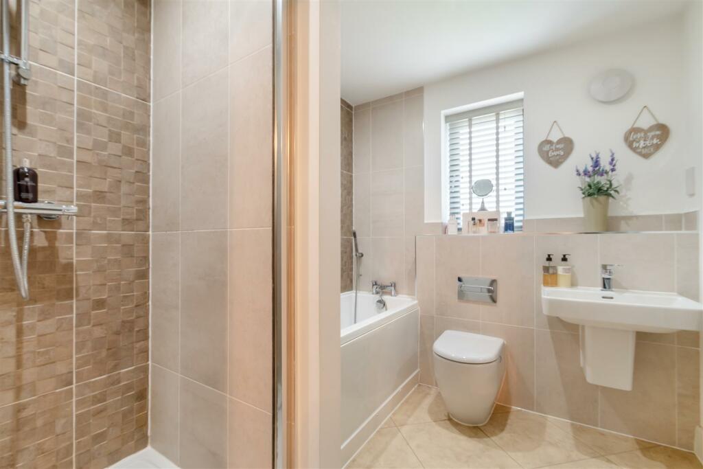 8611011-interior15.jpg
