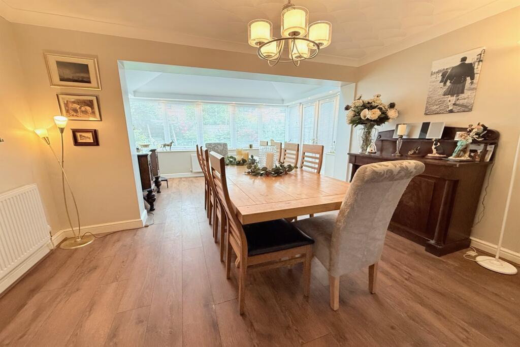 Dining Room and Gard