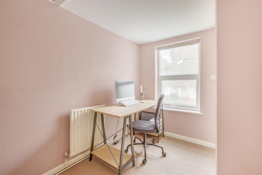 54 Temple End, HP13 5DS-3.jpg