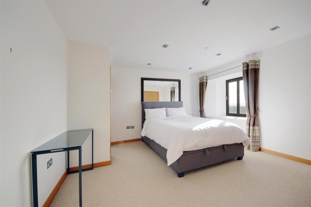 Master Bedroom.jpg