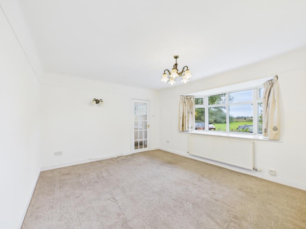 CAM02386G0-PR0146-STILL004