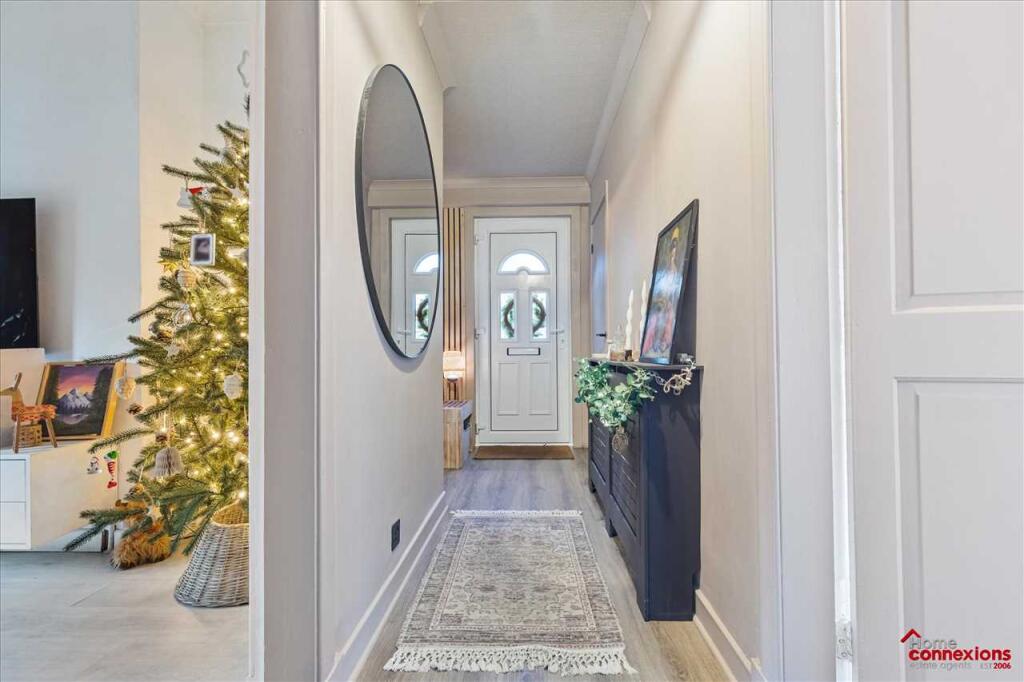 Entrance Hallway (2)