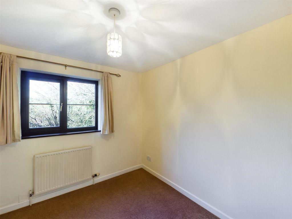 D/S Bedroom 2