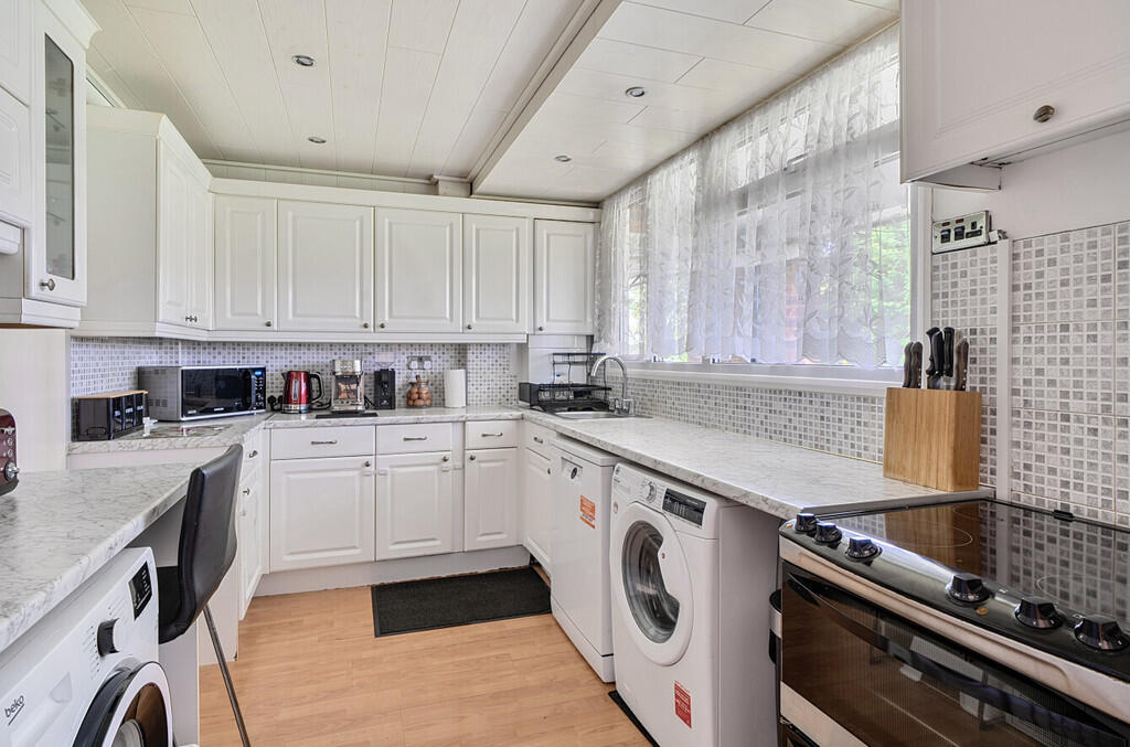 1299837-13-683707...