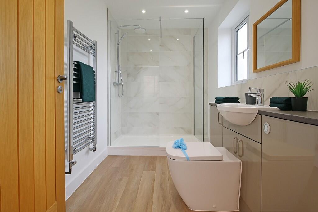 Bed One En-suite