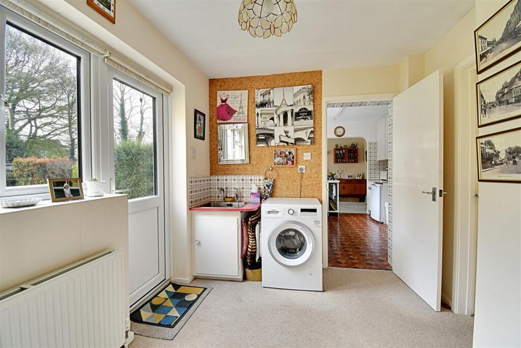 Utility Room 2.jpg