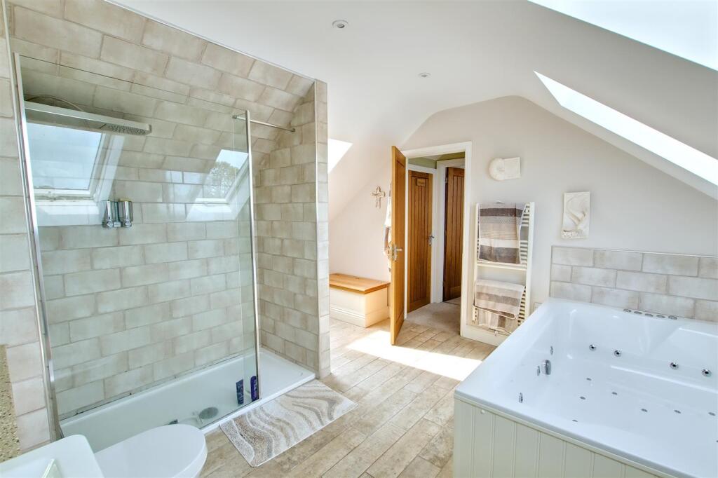 Farmhouse Master Bathroom