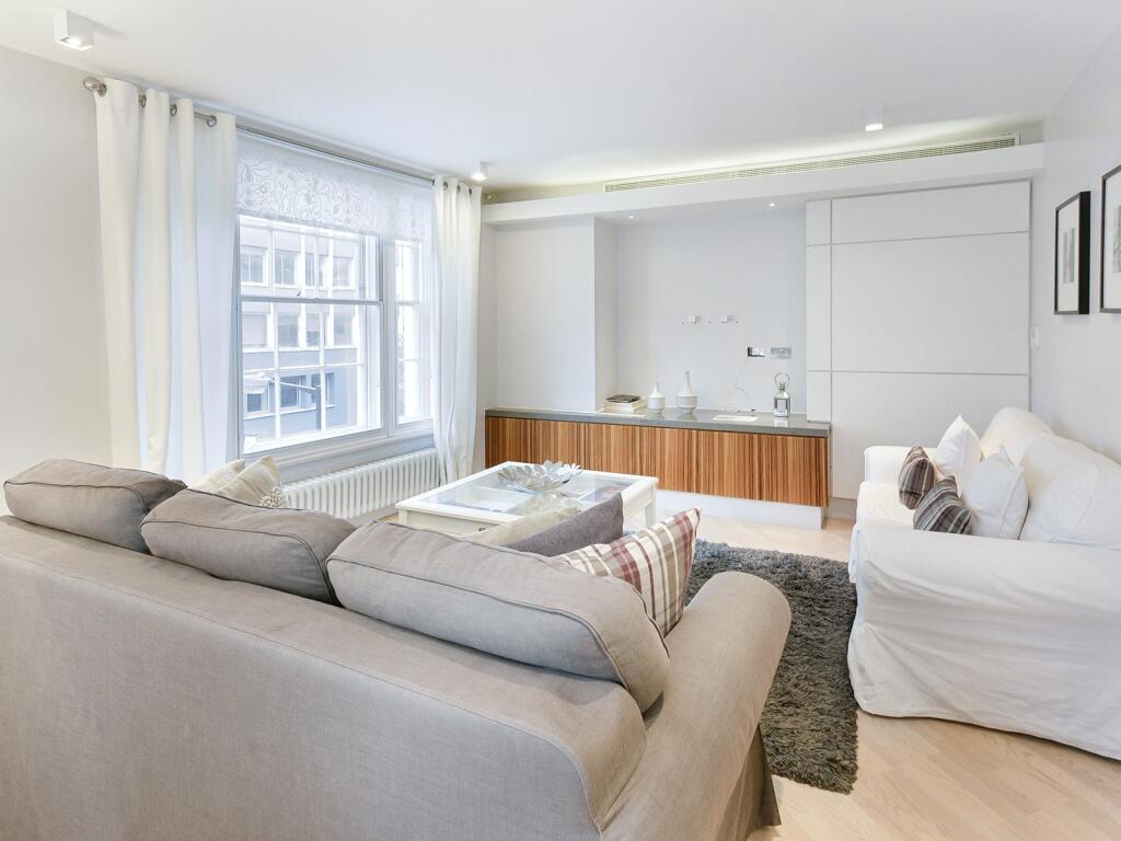 Upper St Martins Lan