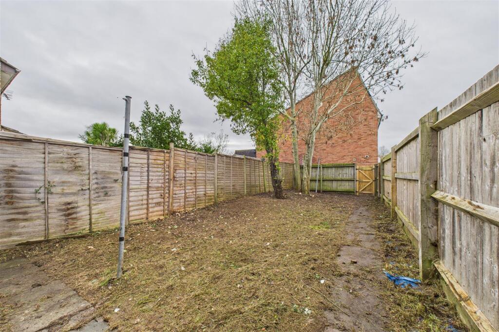 15 Courtenay Walk, Worle, North Somerset BS22 7TQ 