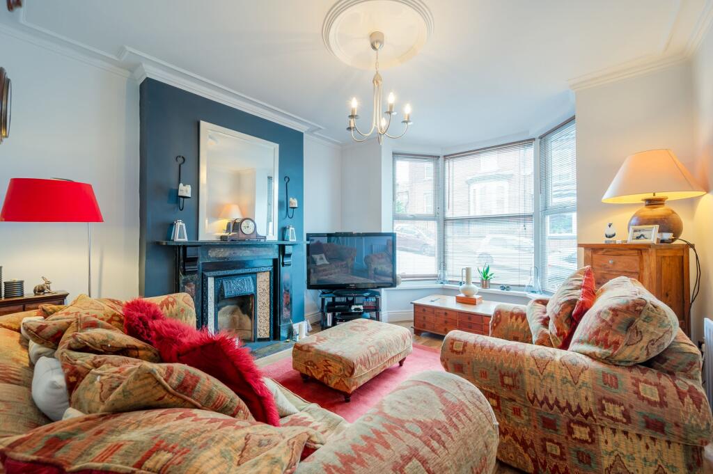 SITTING ROOM DINING ROOM AND KITCHEN