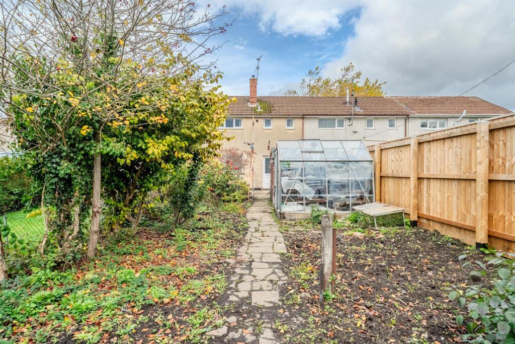 15 Field View Road-6.jpg