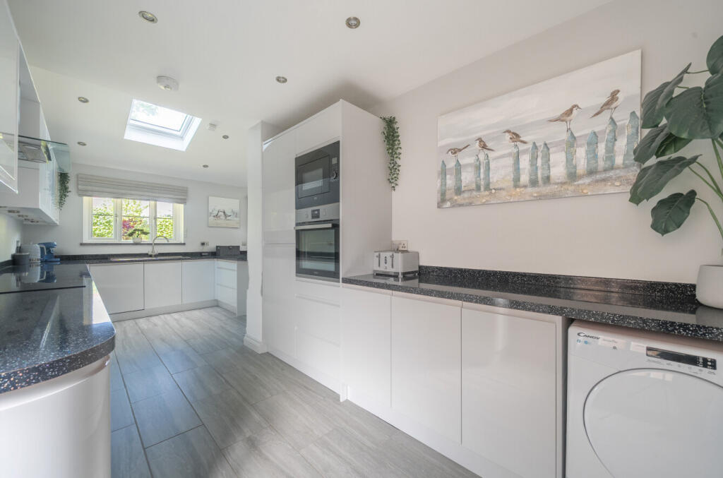 1302672-4-6839889...