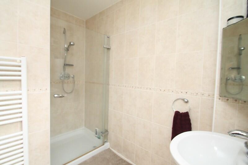Ensuite Bed 2