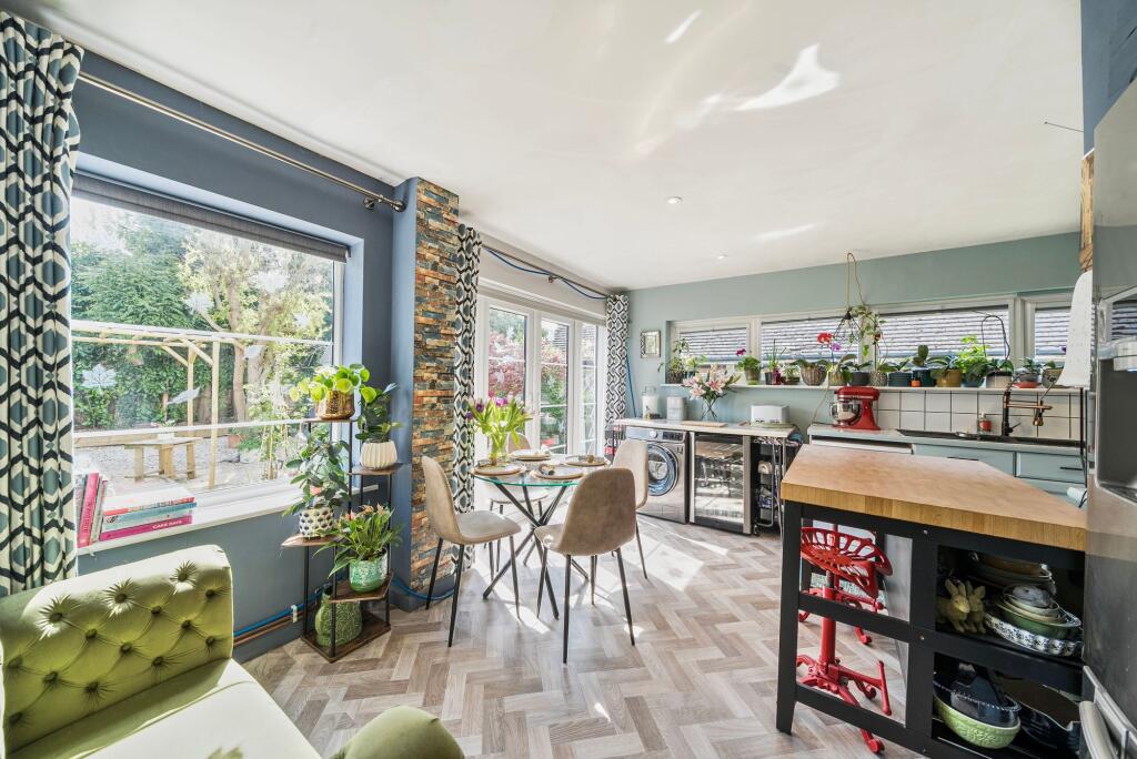Kitchen/Dining Room