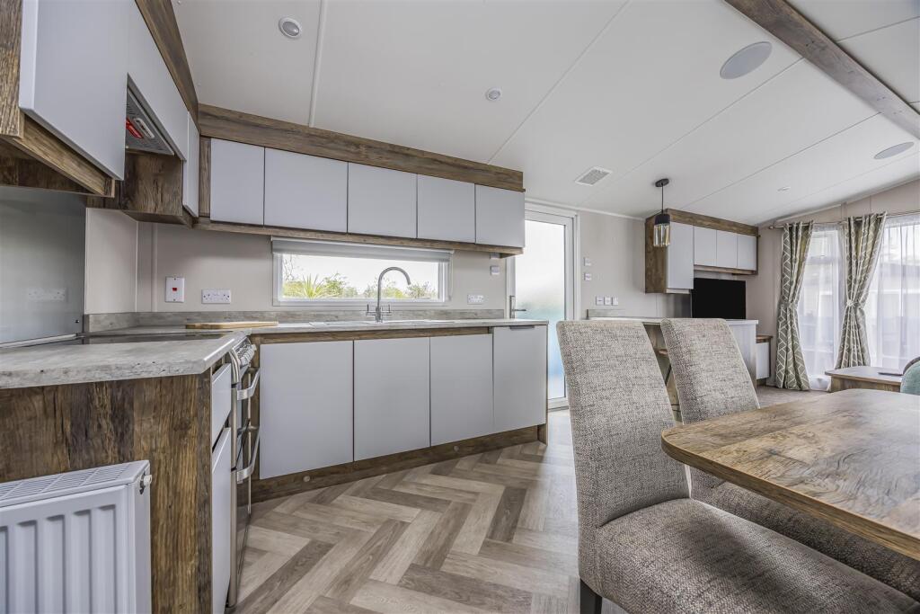 Mill Rythe Holiday Village-PorticoMarketing-Arden&amp;