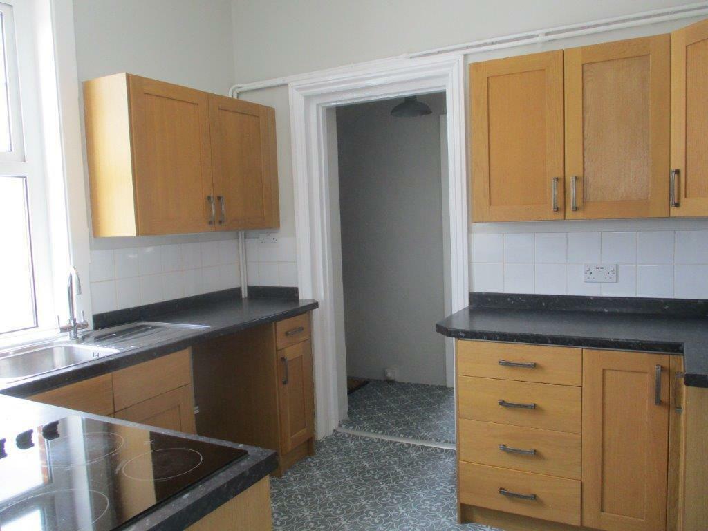 7.  Kitchen.JPG
