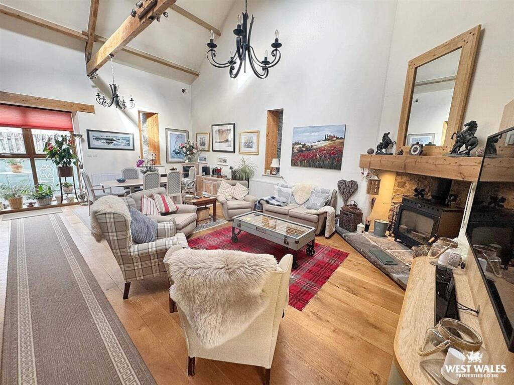 WhatsApp Image 2025-09-29 at 11.28.08.jpg