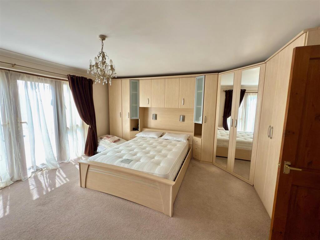 MASTER BEDROOM.jpg