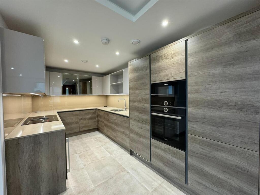 Kitchen 1.jpg