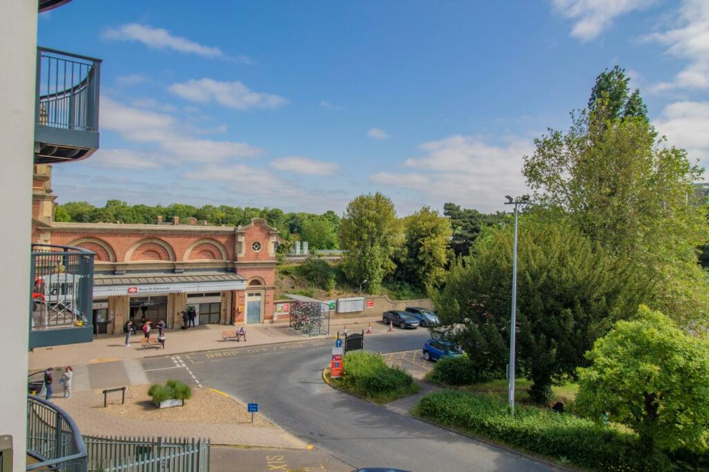 87 Harland Court [Nearby Station].jpg