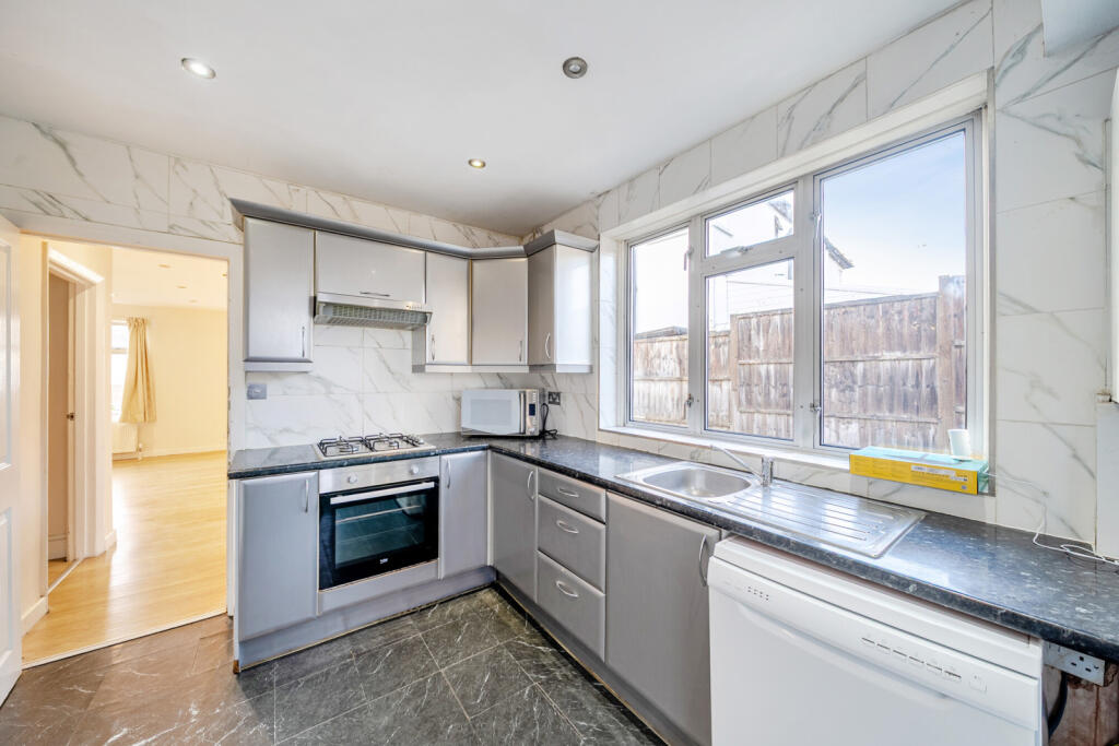 1387701-7-6932ab0...