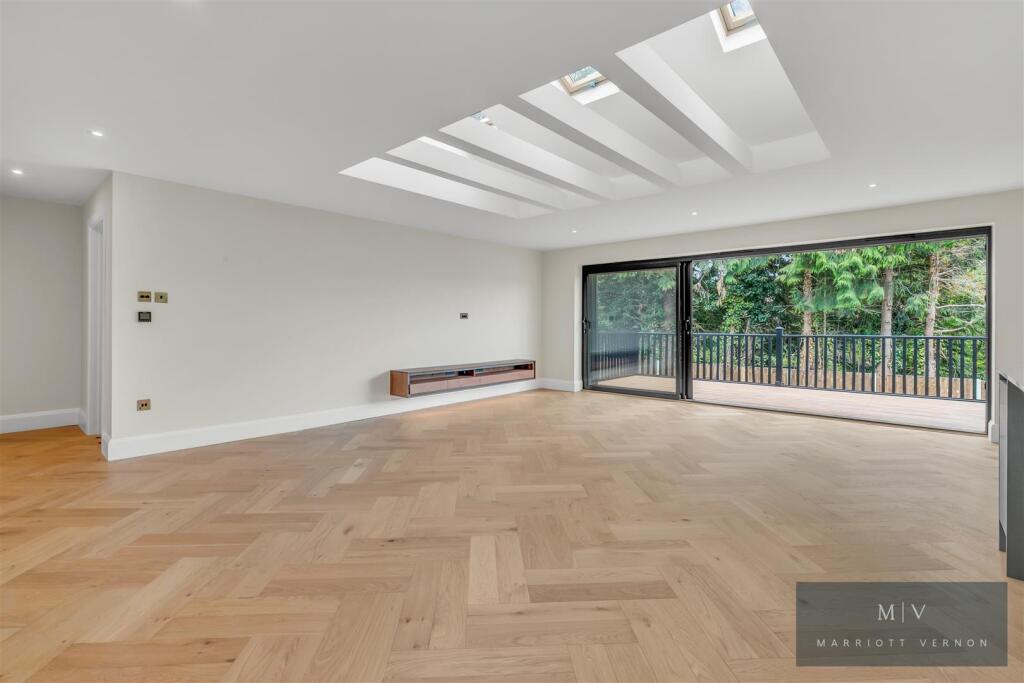 Croham Mount 16 MV-7.jpg