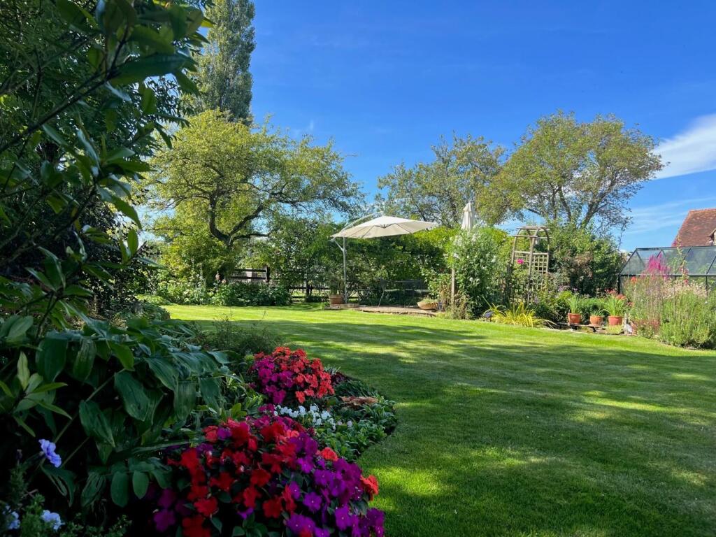 Rookery Thatch Garden II.jpg