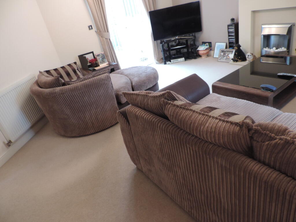 Arliston Drive, Woodville