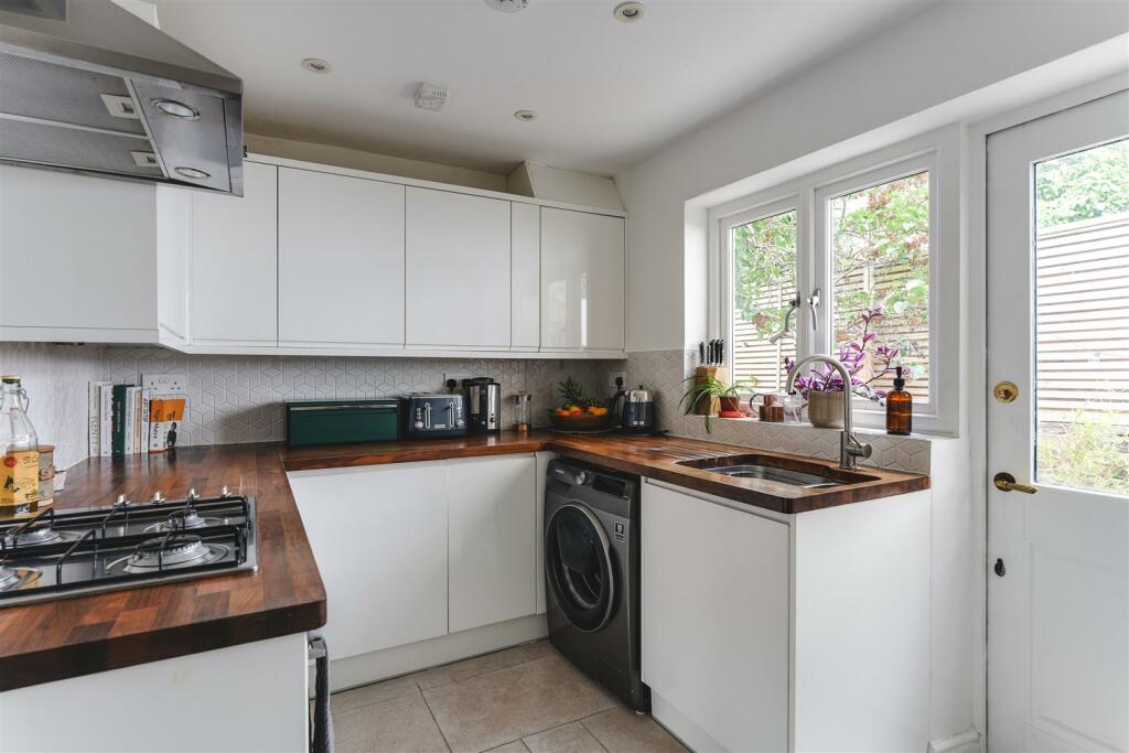 21a Valentive Road-22.jpg