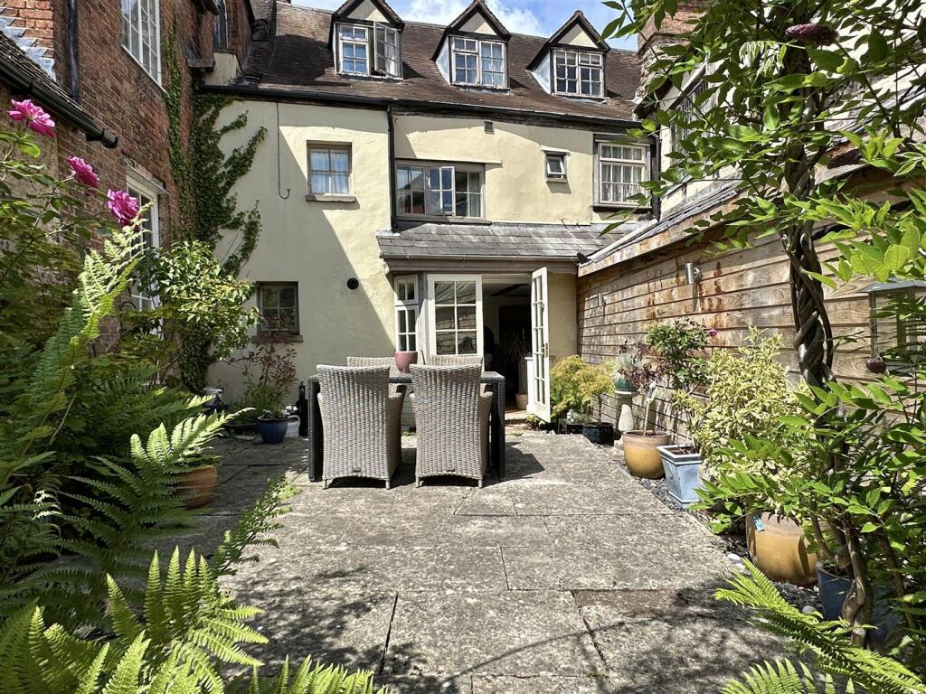courtyard garden