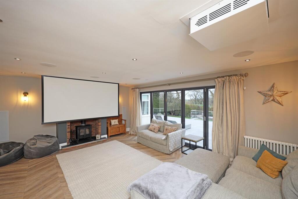 Family / Cinema Room