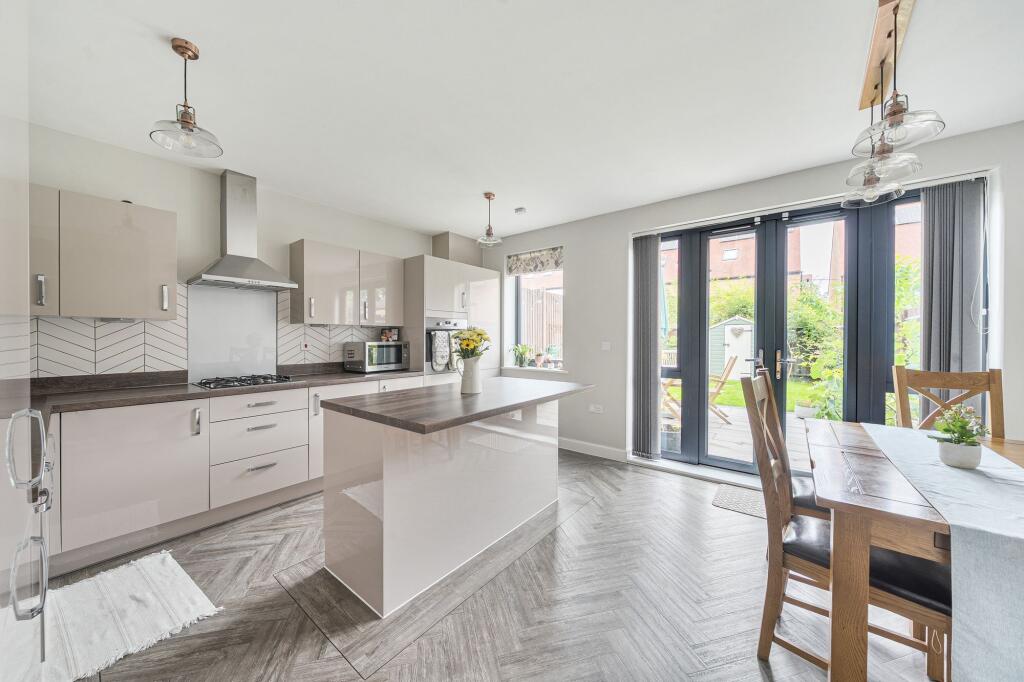 Kitchen / Dining Room