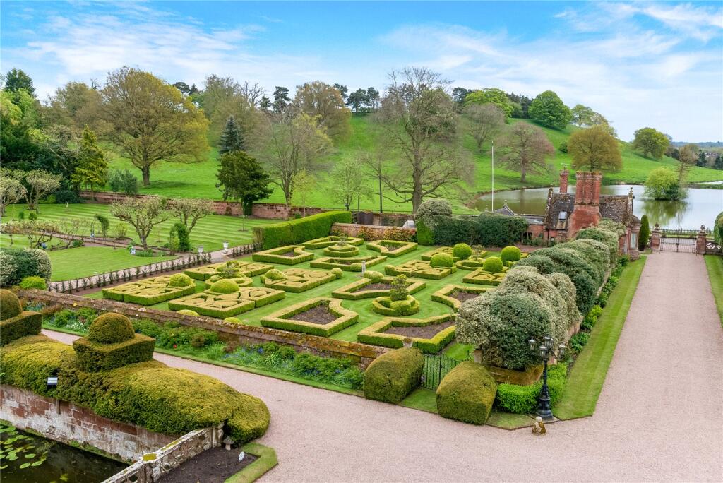 Knot Garden &amp; View