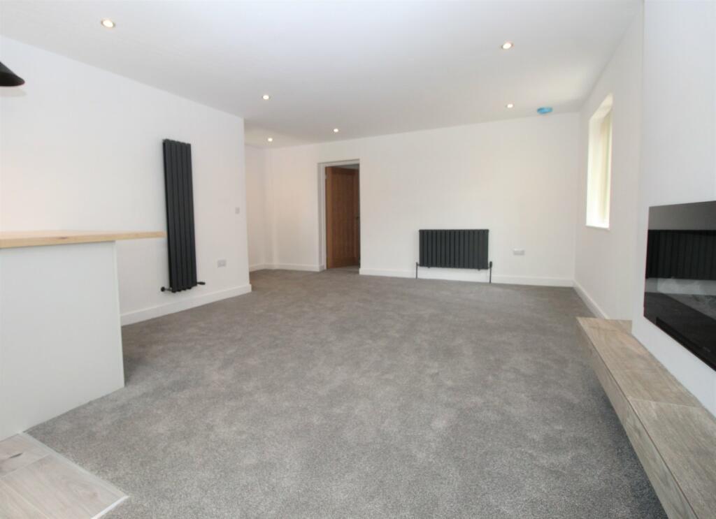 Living/Sitting Room