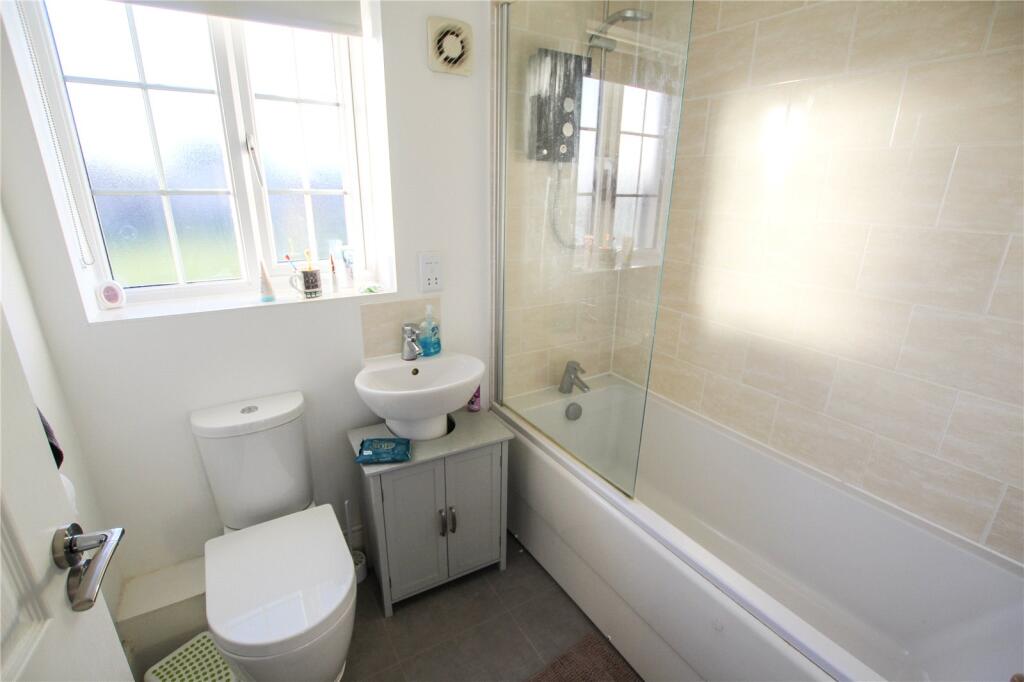 Family Bathroom.