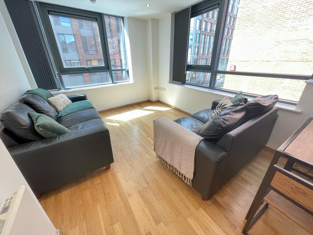 Flat 1, 11 Oldham(5)