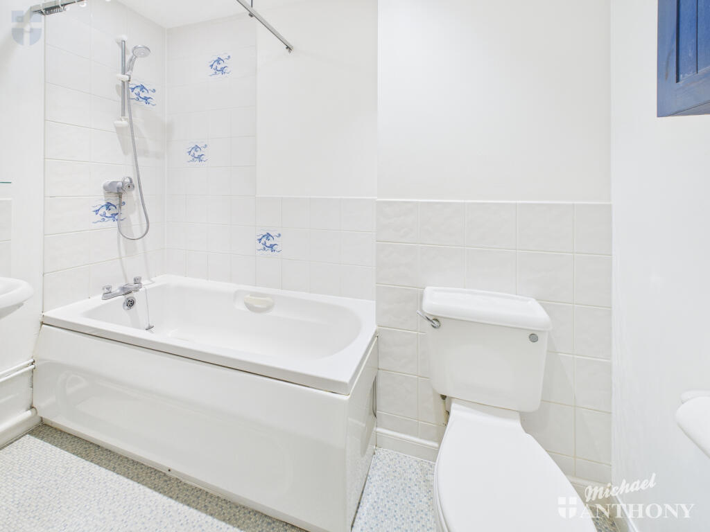 CAM03218G0-PR0789-STILL002